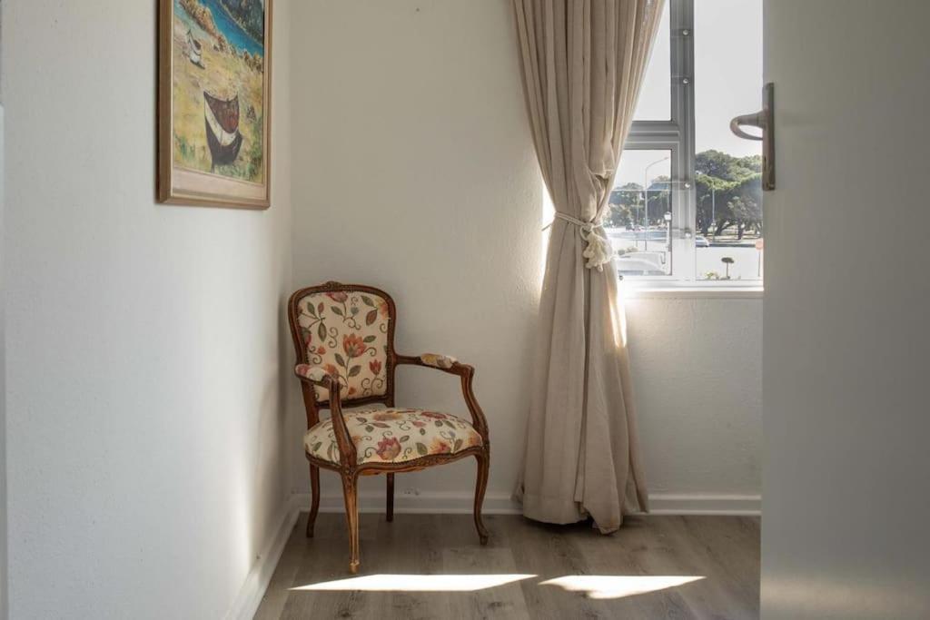 Apartment Your Own Space In The Leafy Cape Cape Town
